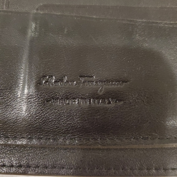 Salvatore Ferragamo  vintage  bifold wallet - Picture 4 of 14